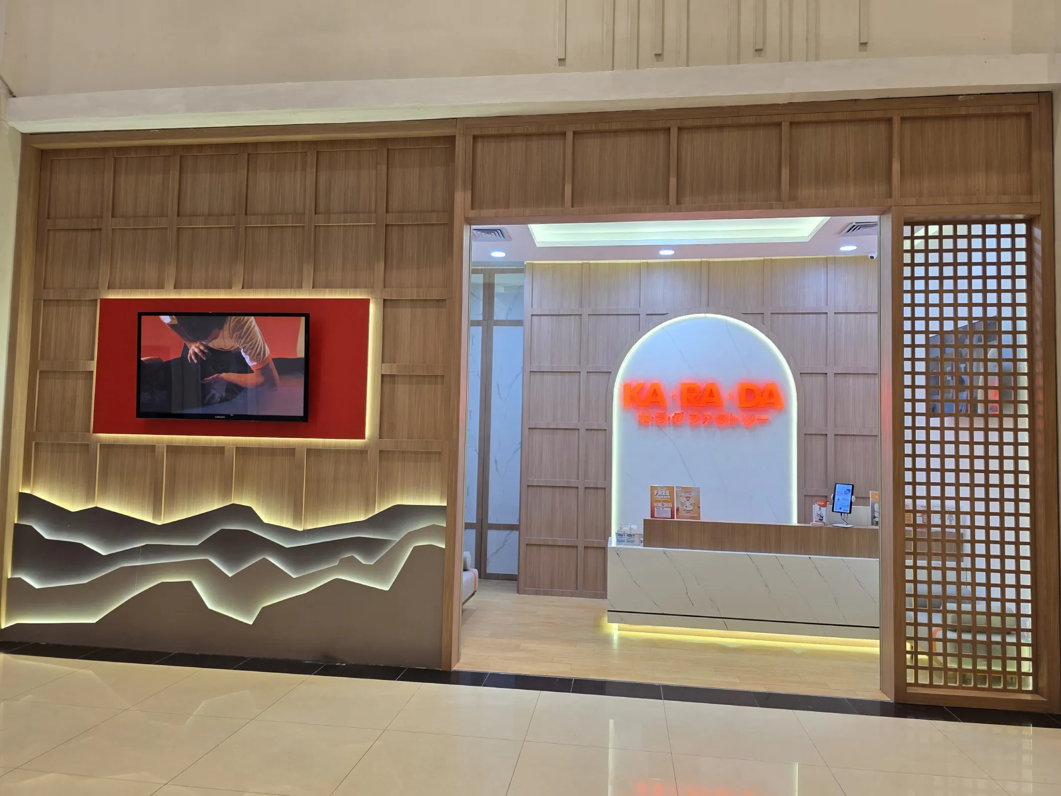 Outlet KARADA Living World
